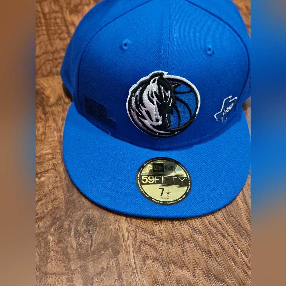 NWT Dallas Mavericks 7 1/2 fitted hat